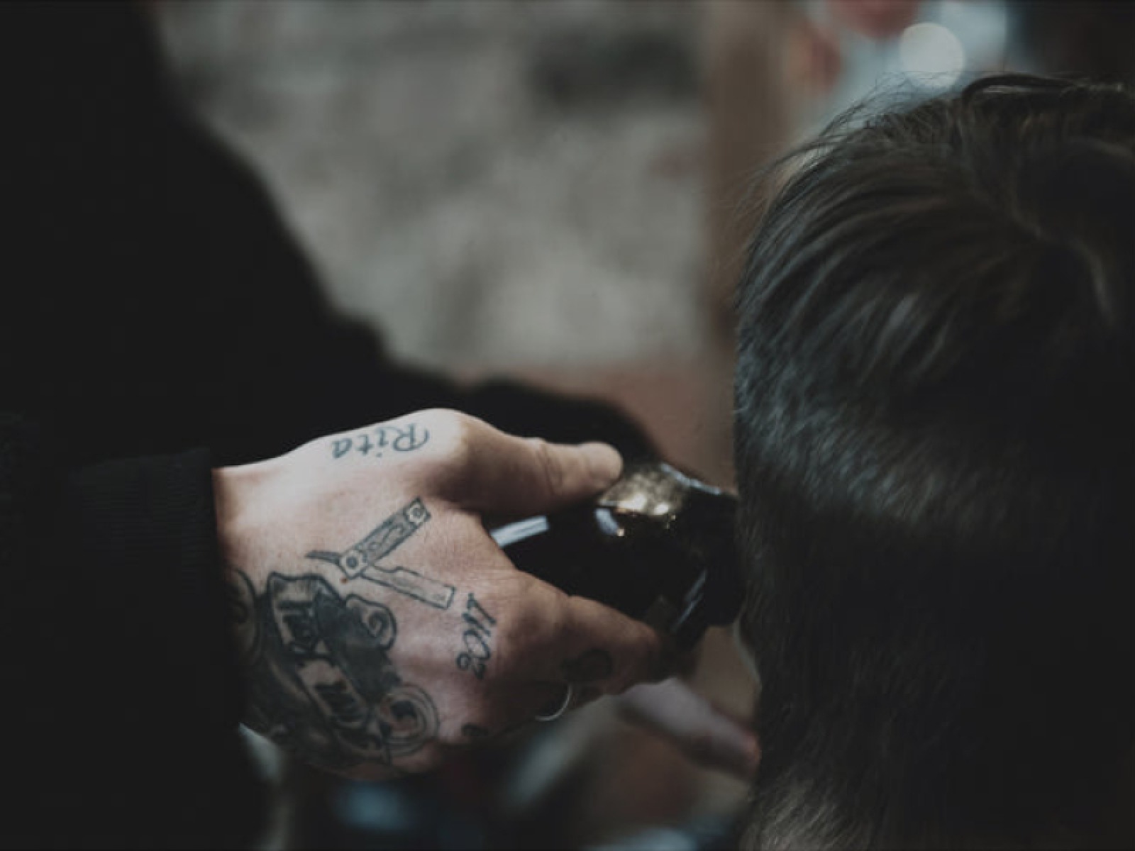 CuttingEdge Barbers Living North